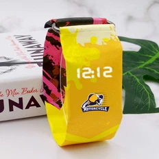 Часы бумажные фото