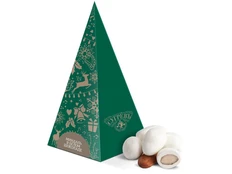 Драже миндаль в белой шоколадной глазури Сугревъ, в подарочной упаковке, зеленая упаковка фото