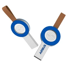 Флешка из акрила с подсветкой фото