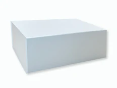 Коробка подарочная матовая с магнитом, белая фото