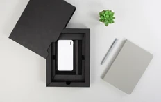 Набор Light Gray S: ежедневник, зарядное устройство, ручка шариковая, белый / серый фото