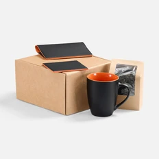 Набор Multimo Tea: кружка, чай черный с мятой, картхолдер, обложка для паспорта, черный / оранжевый фото