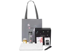 Набор подарочный Re:f. Walk: палантин, шопер, термос, брелок с карабином, манго, чай, белый фото