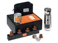 Набор подарочный Re:y. Boost: кофемашина, кофе-капсулы, косметичка, кешью в шоколаде, черный фото