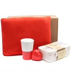 Набор подарочный Relax: плед-подушка, термостакан, ланчбокс, антистресс, красный фото