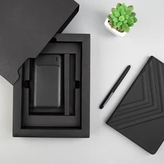 Набор подарочный Total Black: внешний аккумулятор, ежедневник, ручка шариковая, черный фото