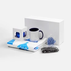 Набор Wonder Forest: плед, шар елочный, кружка, чай черный, свеча, синий фото