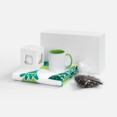 Набор Wonder Forest: плед, шар елочный, кружка, чай черный, свеча, зеленый фото