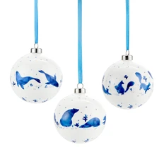 Набор из 3 елочных шаров Farforite «Герои зимы» в подарочной коробке, белый / синий фото