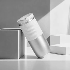 Термокружка вакуумная герметичная Waterline Pillar, 550 мл, белая фото