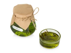 Варенье из ели и мяты в подарочной обертке, крафт фото