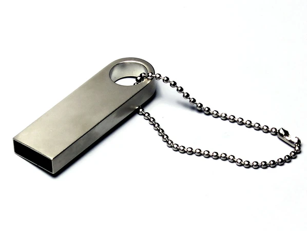 Флешка на 512 Мбайт с мини чипом и круглым отверстием, USB 2.0, серебристая - фото № 1 Флешка на 512 Мбайт с мини чипом и круглым отверстием, USB 2.0, серебристая - фото № 1