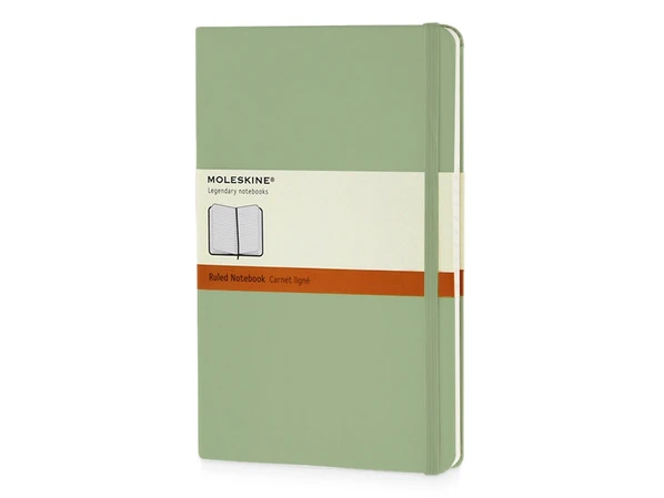 Записная книжка в линейку на резинке Moleskine Classic А5, светло-зеленая - фото № 1 Записная книжка в линейку на резинке Moleskine Classic А5, светло-зеленая - фото № 1