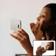 Внешний аккумулятор беспроводной Xoopar Smile с MagSafe и зеркалом, 5000 mAh, серебряный - фото № 10