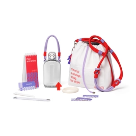 Набор Welcome Pack Bag-Changer в сумке-шопере: планер, подставка для ноутбука, бутылка для воды, ручка, брелок, шнурок, визитница, карточки-статусы, крючок для сумок, красный / сиреневый