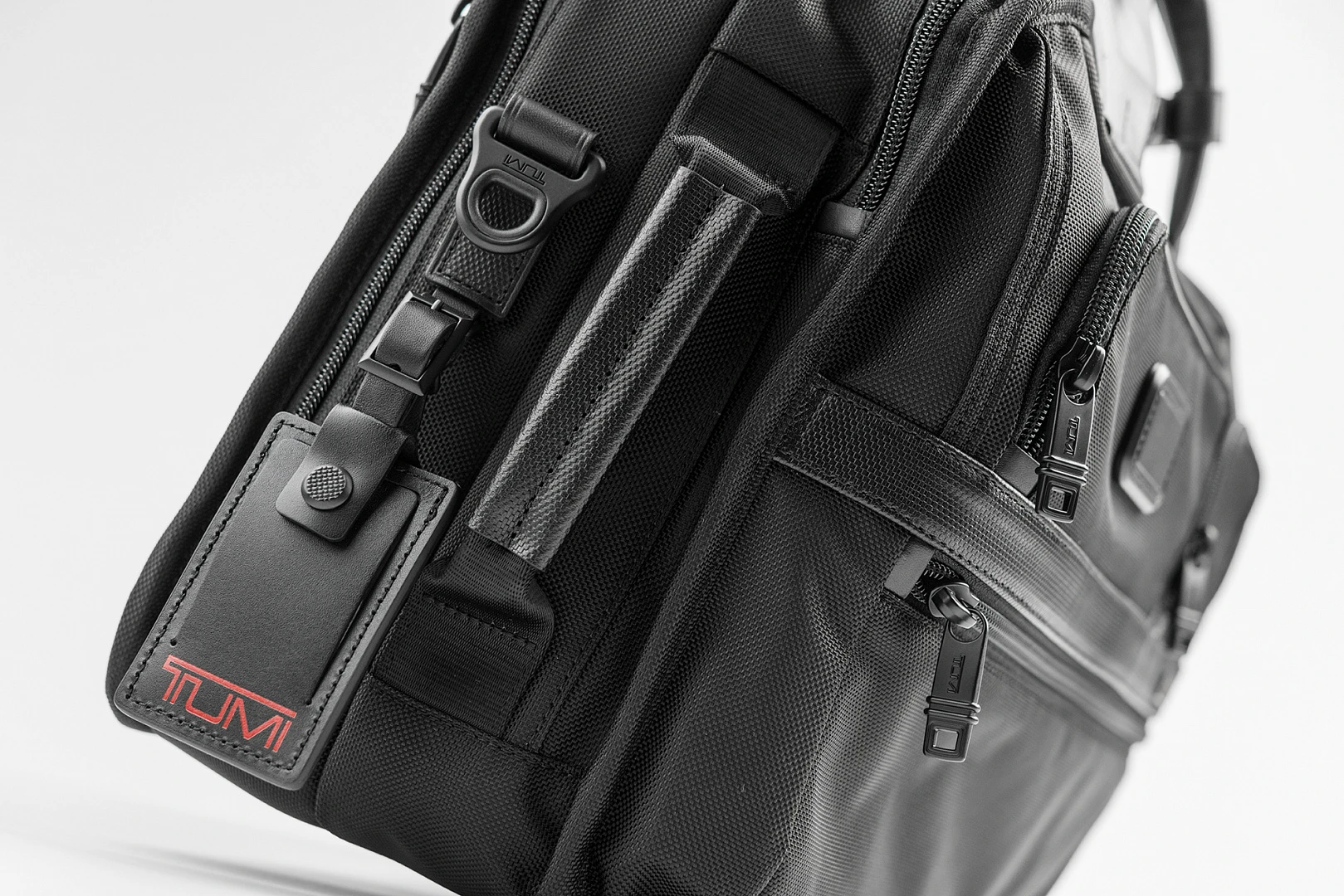 Black Friday.-50%.Sumka-ruksak Tumi Alpha 2 Three Way Brief